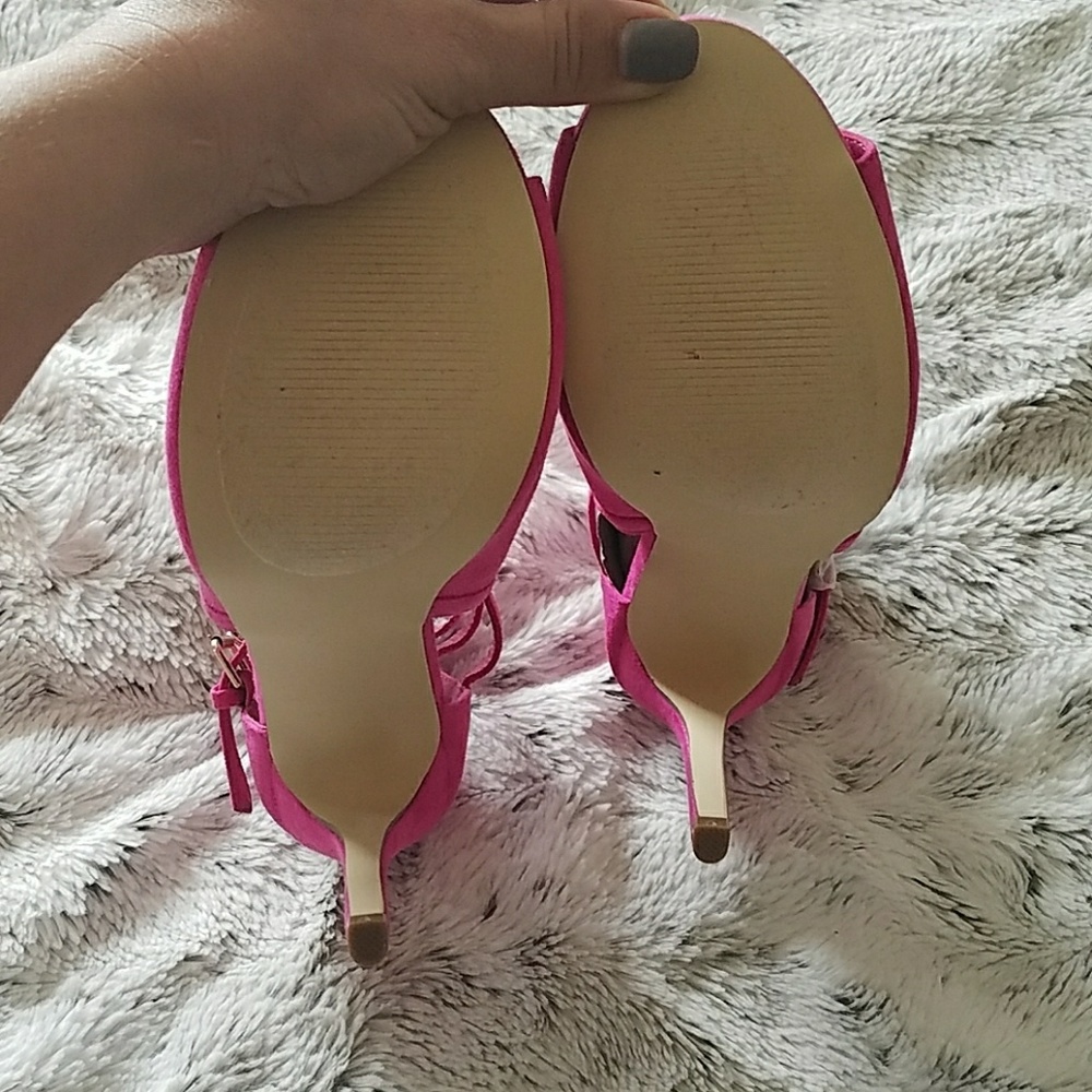 Beautiful High heels - Picture 2 of 5